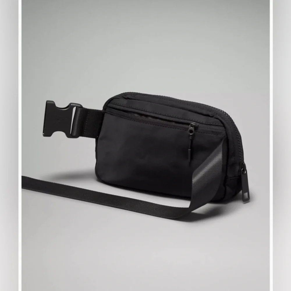 Retired Lululemon 1L Belt Bag Everywhere Belt‎ Bag Pride